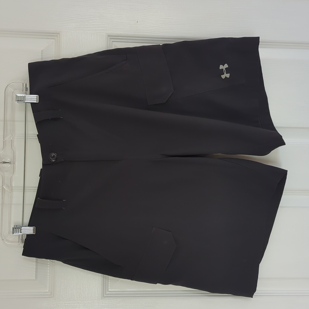 Under Armour, 34, heat gear golf cargo shorts, black